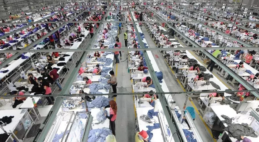 India World’s Fashion Factory – skilled artisans and modern textile manufacturing